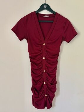 Beyove Teen Ruched Button-Front Mini Dress in Burgundy SZ.S